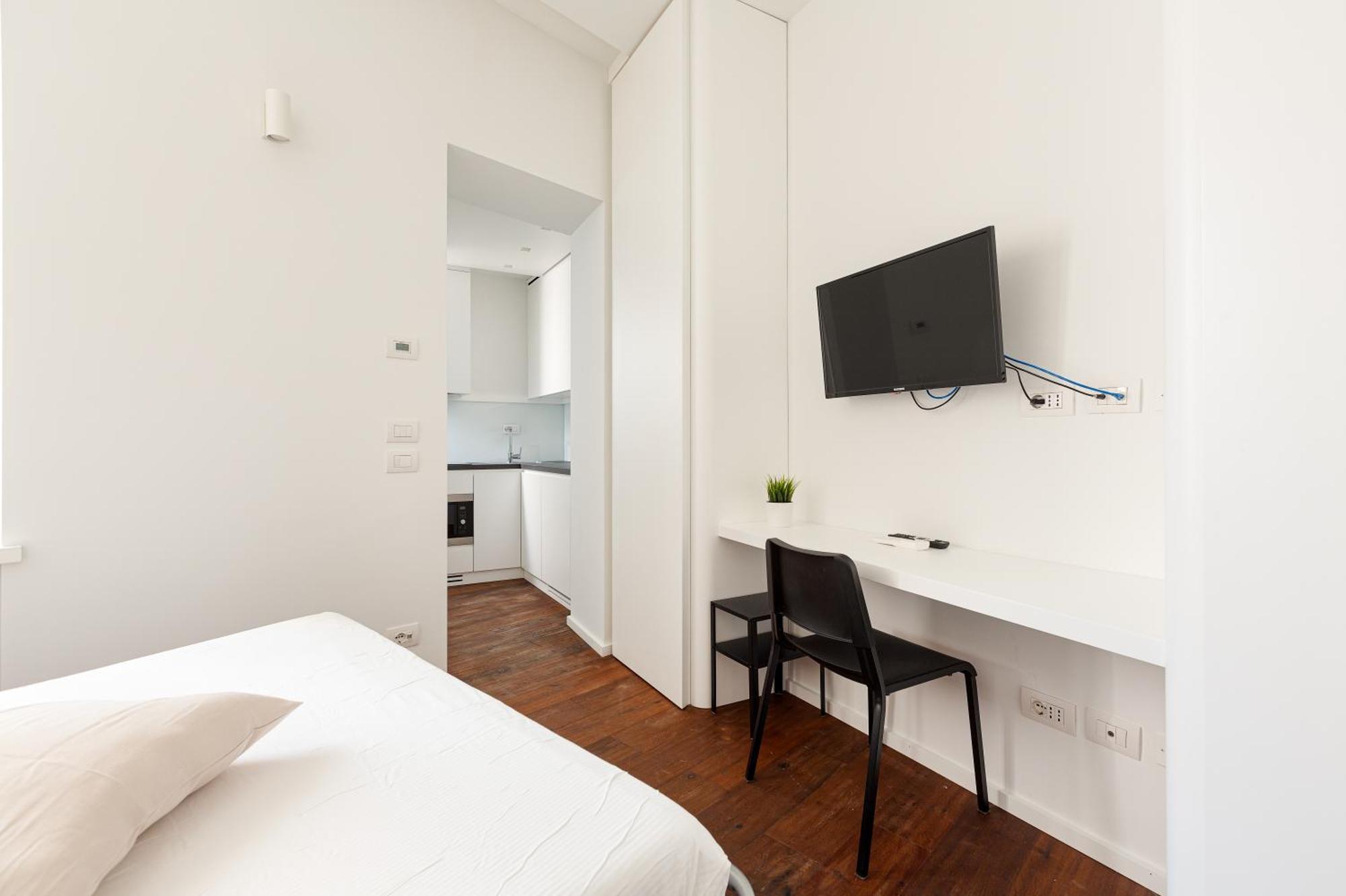 Apartment Tiny Near Station Mailand